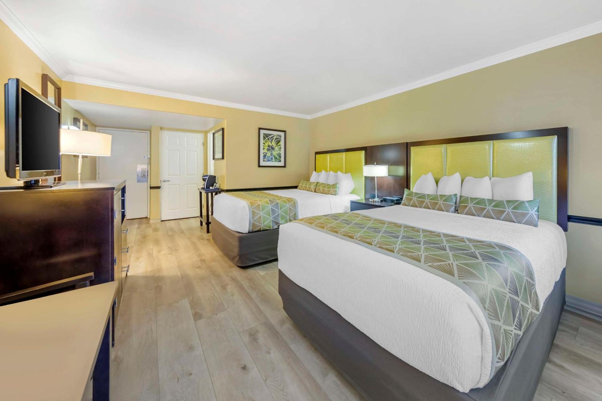 Western Canoga Park Motor Hotel Los Angeles
