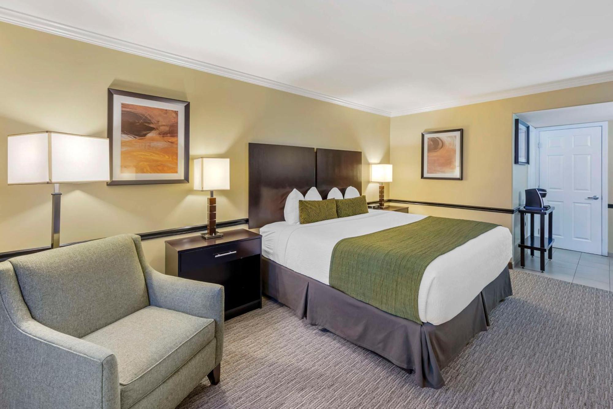 Western Canoga Park Motor 4* Los Angeles