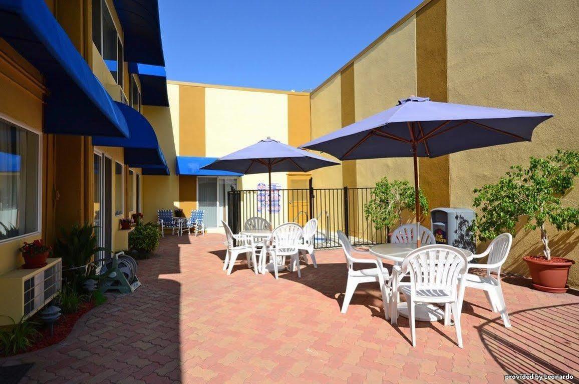 Western Canoga Park Motor 4* Los Angeles