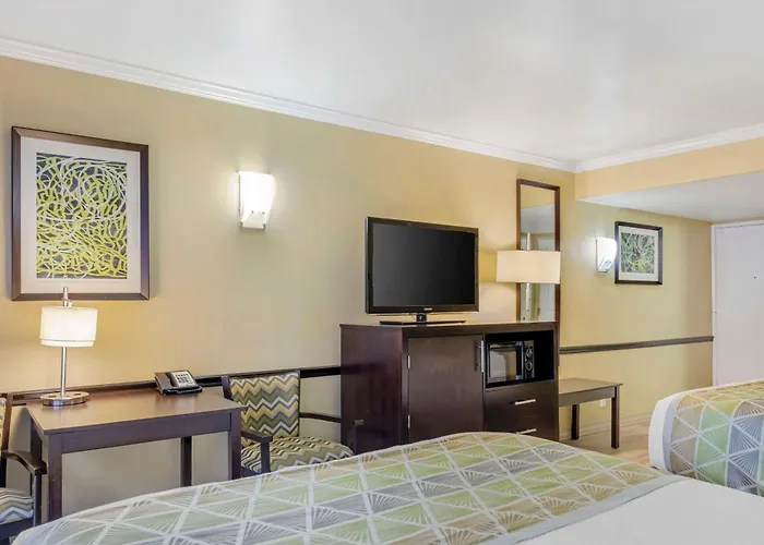 Best Western Canoga Park Motor Inn