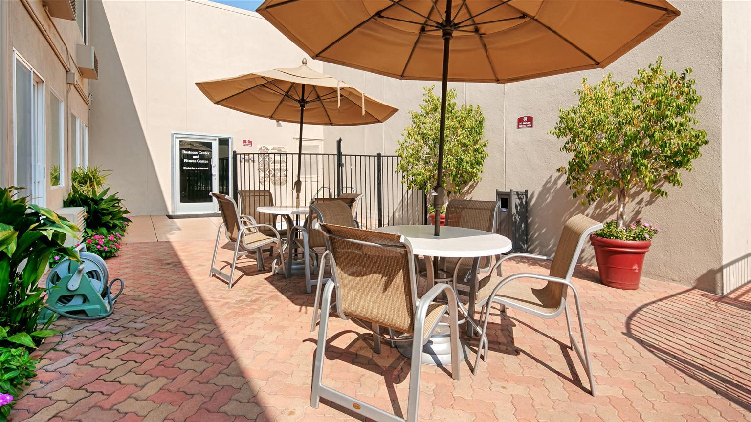 Western Canoga Park Motor Los Angeles