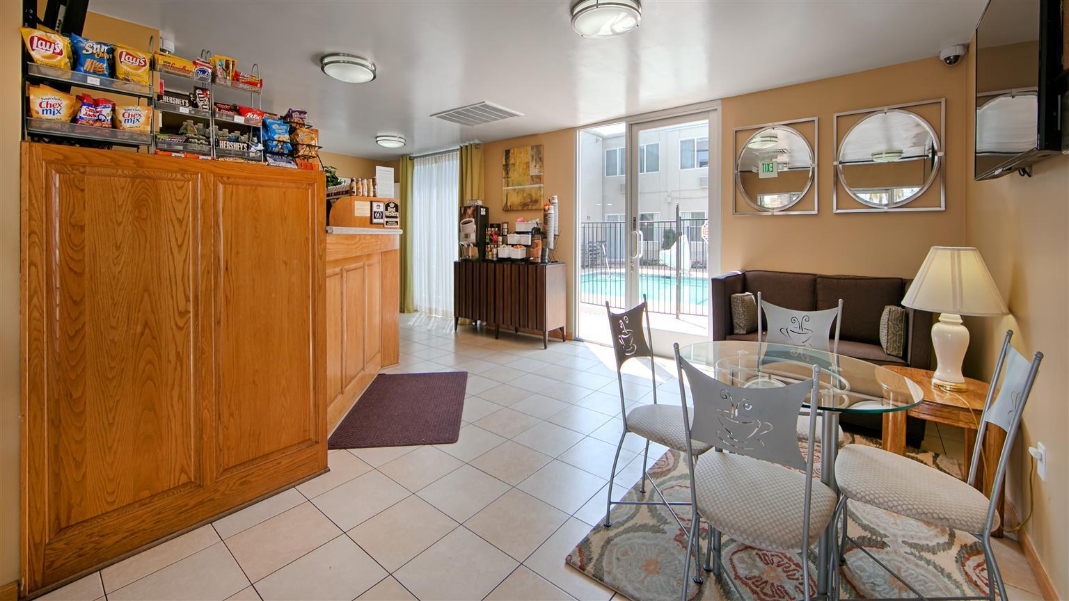 Western Canoga Park Motor Hotel 4*
