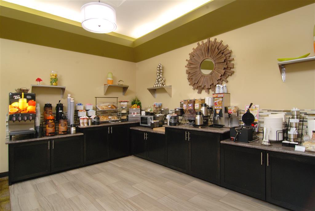 Western Canoga Park Motor 4*